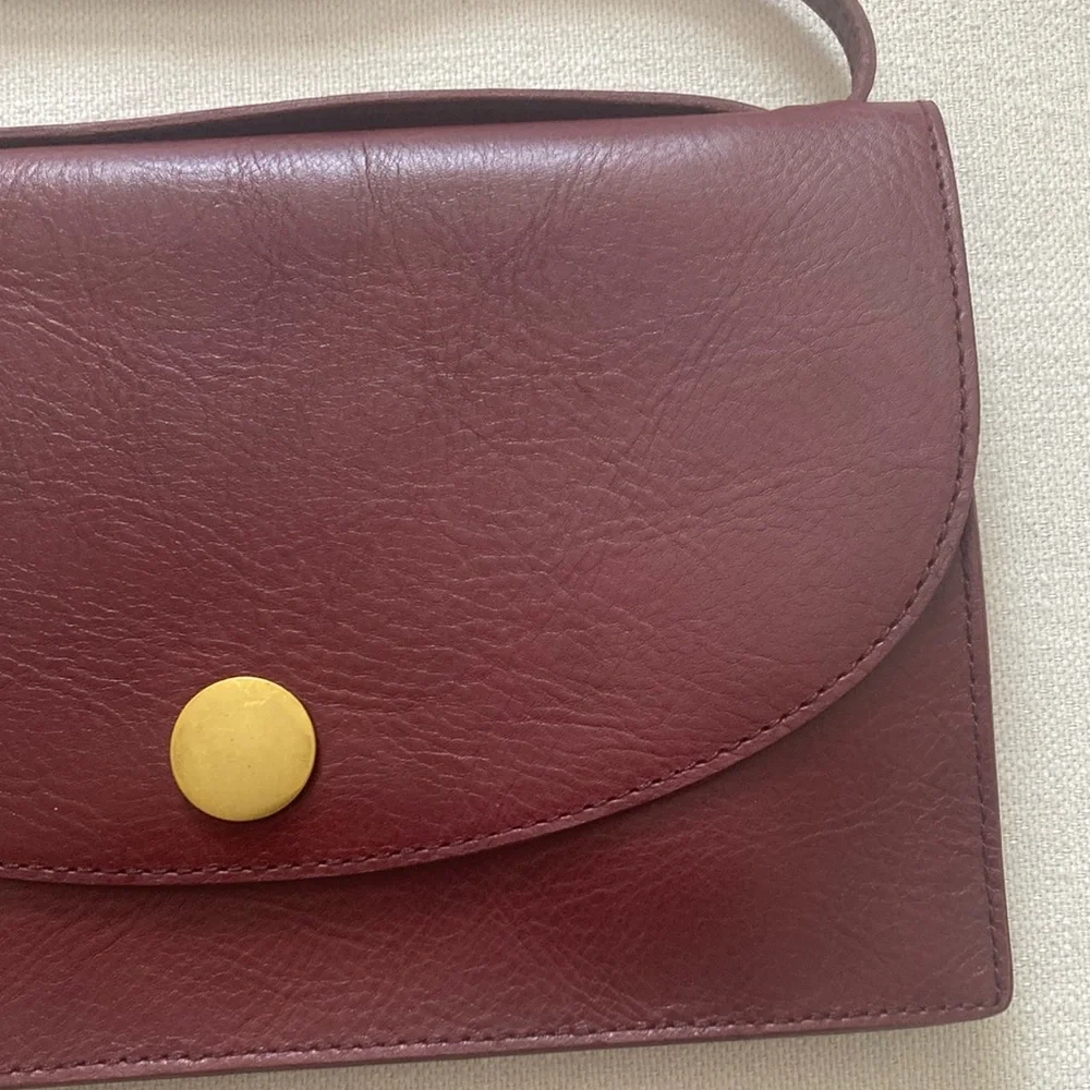 MADEWELL | The Slim Convertible Bag - Cabernet - Picture 8 of 16
